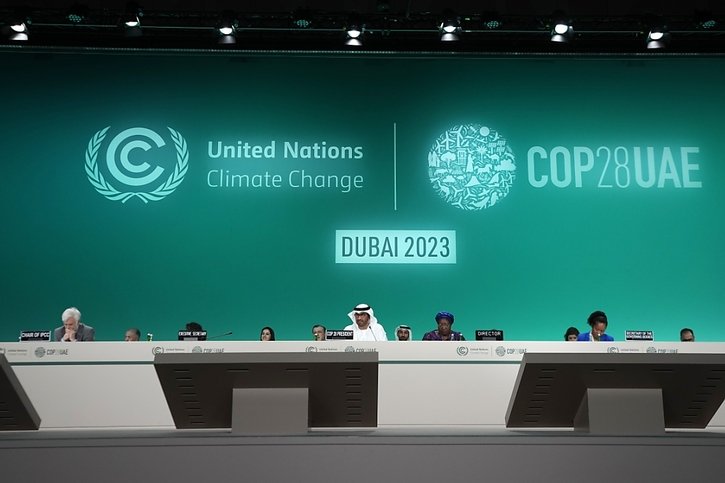 Plus de 140 chefs d'Etats se succéderont vendredi et samedi à la tribune de la COP28. © KEYSTONE/AP/Peter Dejong