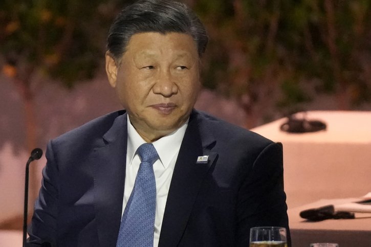 La Chine de Xi Jinping vise "environ 5%" de croissance cette année, un objectif qui pourrait être difficile à atteindre, estiment certains économistes (archives). © KEYSTONE/AP/Jeff Chiu