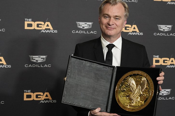 Christopher Nolan, le réalisateur du film "Oppenheimer", primé d'un DGA Award samedi à Beverly Hills. © KEYSTONE/AP/Chris Pizzello