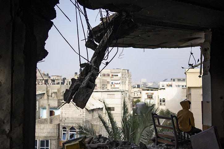 Rafah est devenue le dernier refuge pour les Palestiniens coincés à la frontière fermée avec l'Egypte. © KEYSTONE/AP/Fatima Shbair