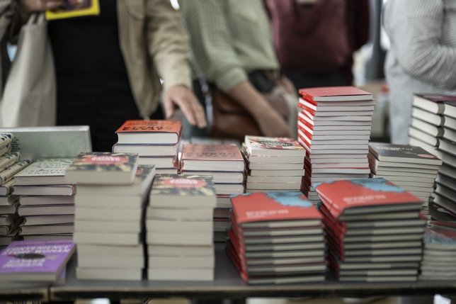 Tempête littéraire: Et si les livres suisses devaient absolument être imprimés en Suisse?