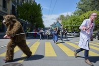 Fribourg: Près de 300 manifestants ont dénoncé l’expérimentation animale