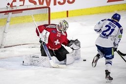 Hockey: Reto Berra et Christoph Bertschy appelés en équipe de Suisse