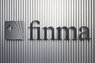 Le chef de la FINMA attend coopération et transparence des banques