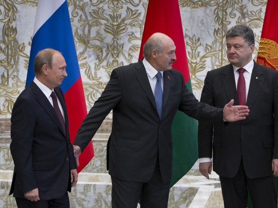 MM. Poutine (g.) et Porochenko (dr.) s'étaient rencontrés à Minsk
